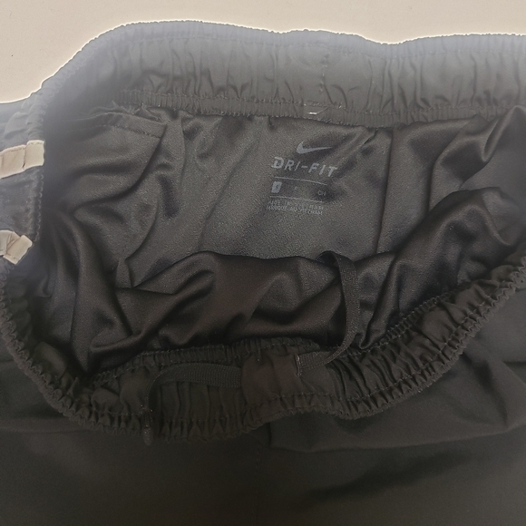 NIKE Tempo Running Shorts Black with White Outline Size Small - Picture 5 of 10